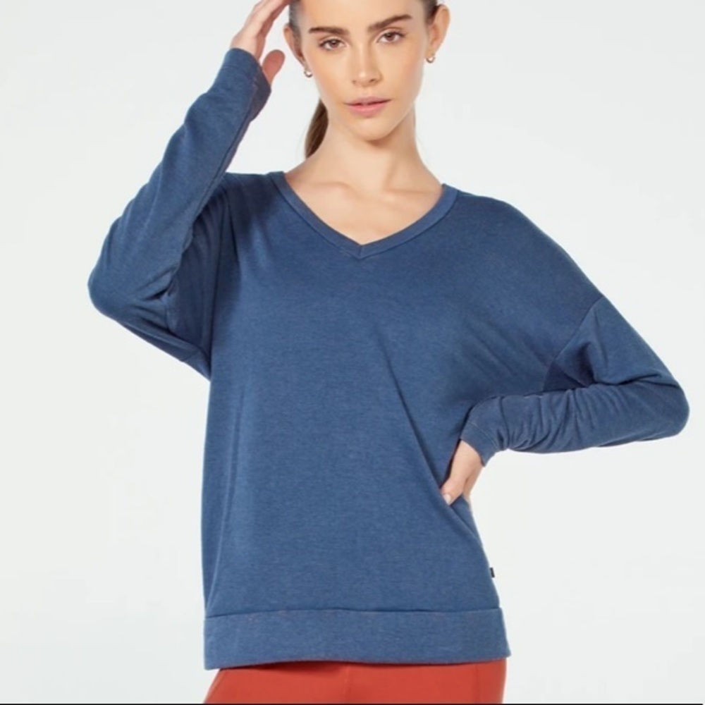 Jessica Simpson blue v neck open back sweatshirt - Picture 4 of 9
